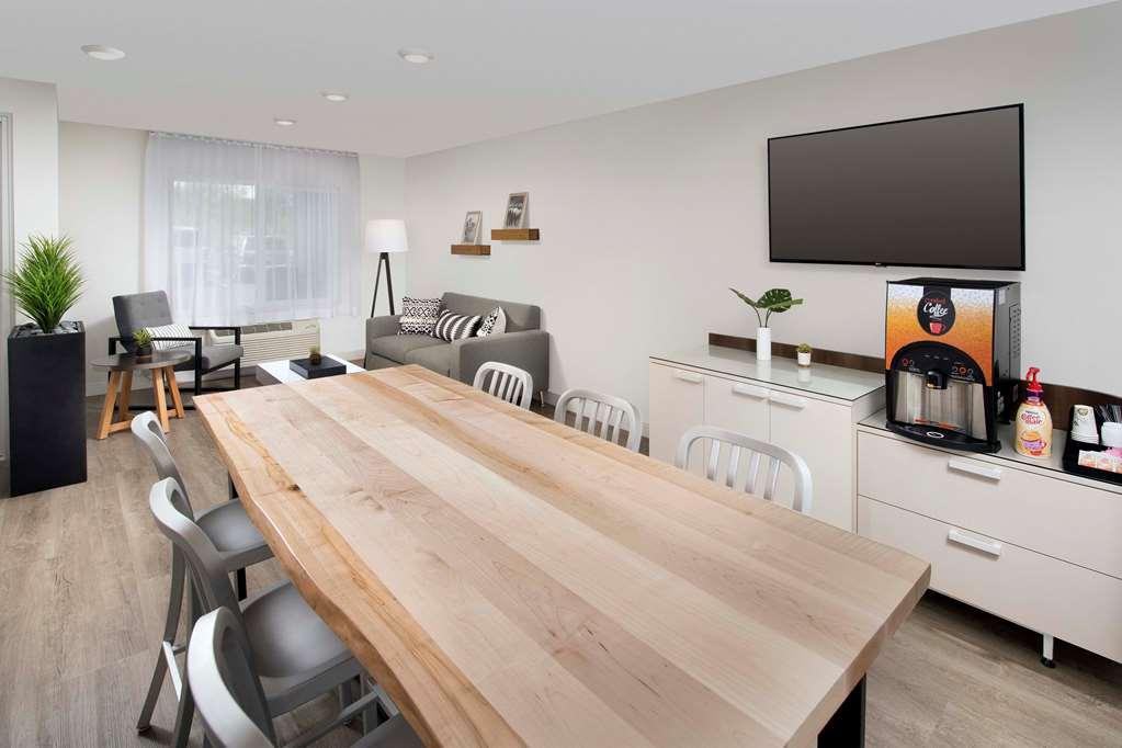Woodspring Suites Seattle Everett Interior foto